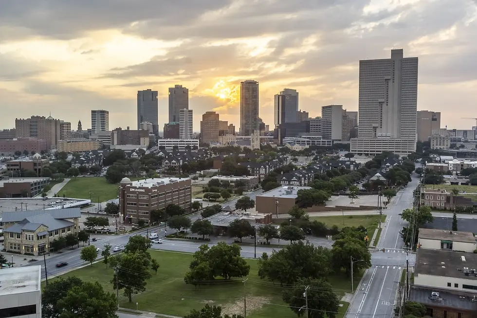 Luisa Zamora to immigrate to Fort Worth, Texas