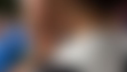 Un niño de tres años intenta apañárselas sin su querido papi