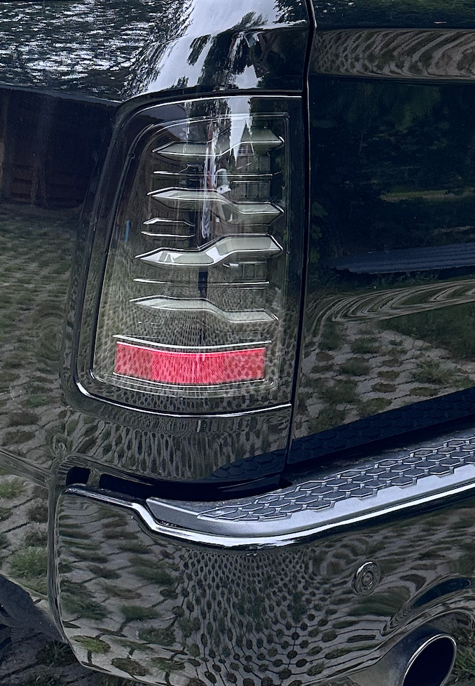 Thumbnail: LED achterlichten Dodge RAM Alpharex LUXX