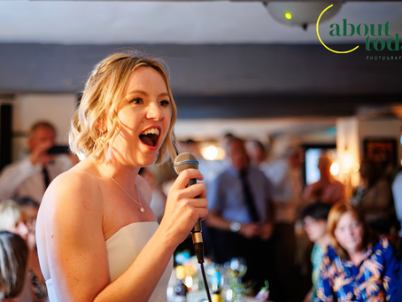 Choosing the perfect songs for your wedding!