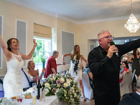 Top Tips for a Memorable Wedding Day from a Singing Waiter.