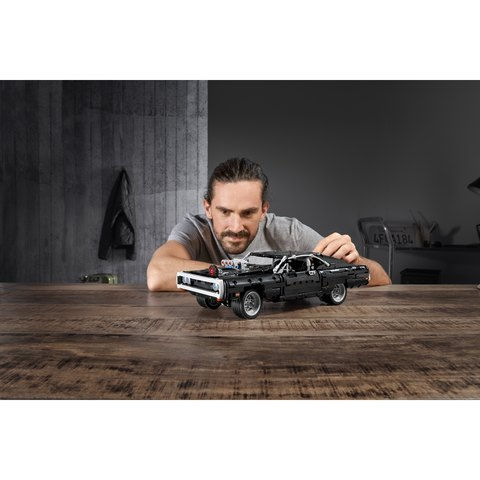 Thumbnail: LEGO Technic Dom's Dodge Charger - 42111