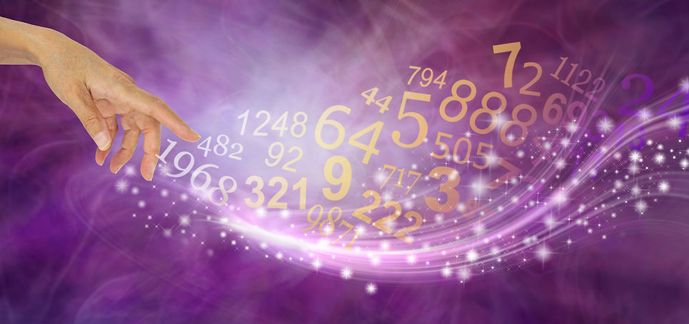 Arte visual de números vibrantes representando la numerología y su conexión con el autoconocimiento.