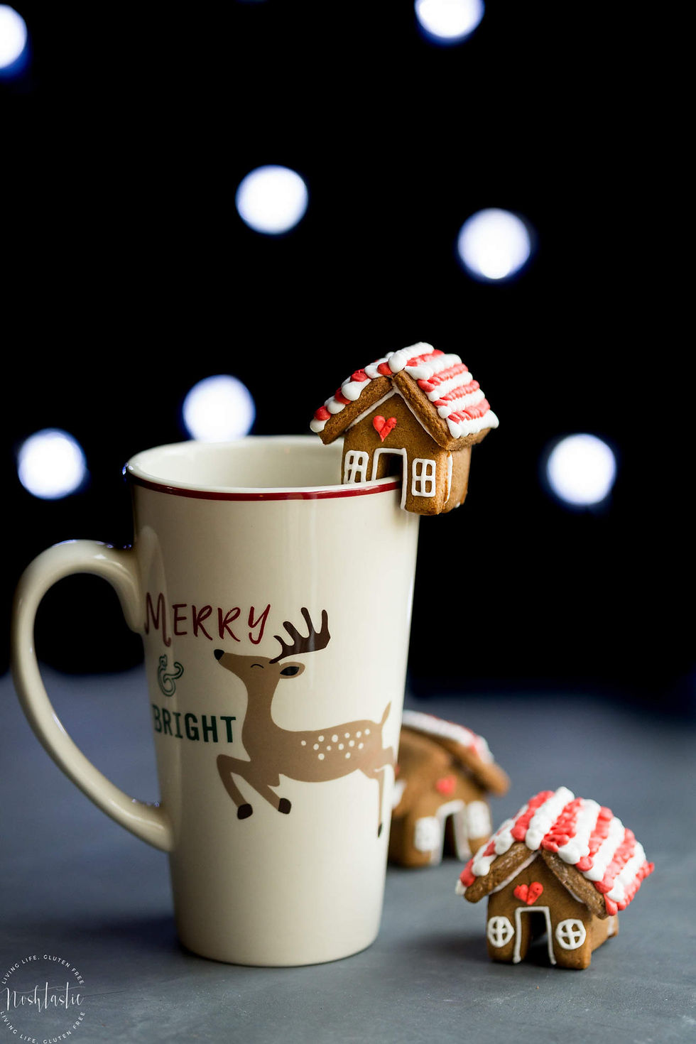 Thumbnail: Gingerbread mug house 