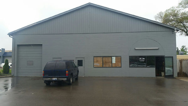 303-Baldwin-St-Front-of-Shop-compressor.