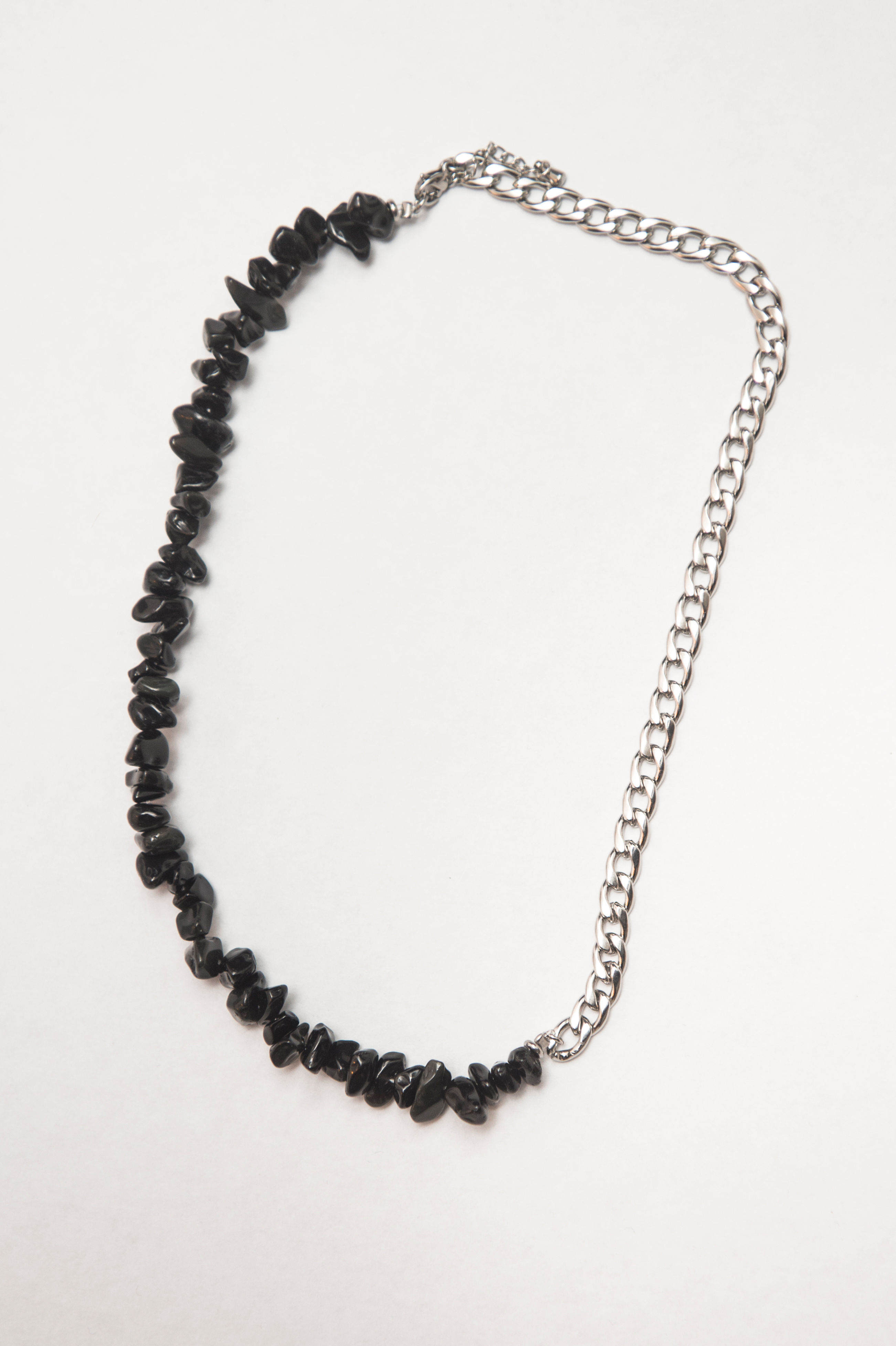 Collier alliant Spinelle noire et chaîne argentée acier inoxydable