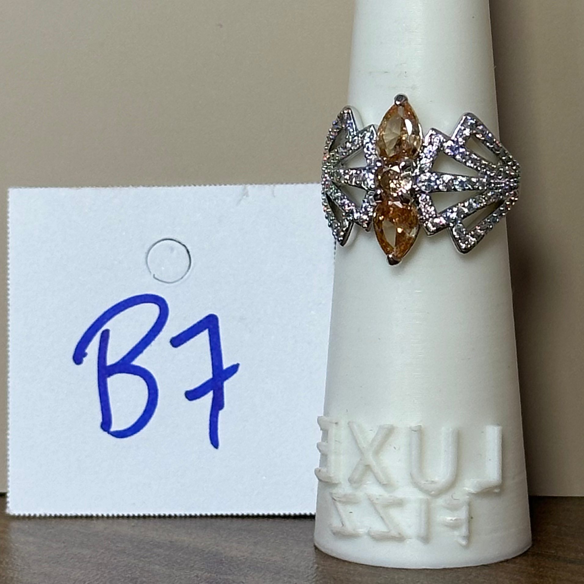 B07 Size 7 - OG - Smokey Topaz/Rhodium