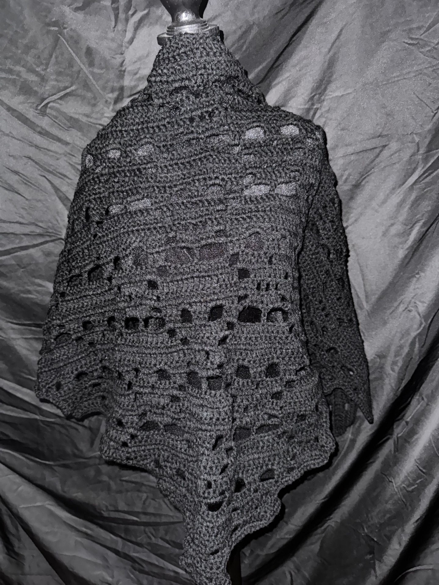 Lost Souls shawl - black