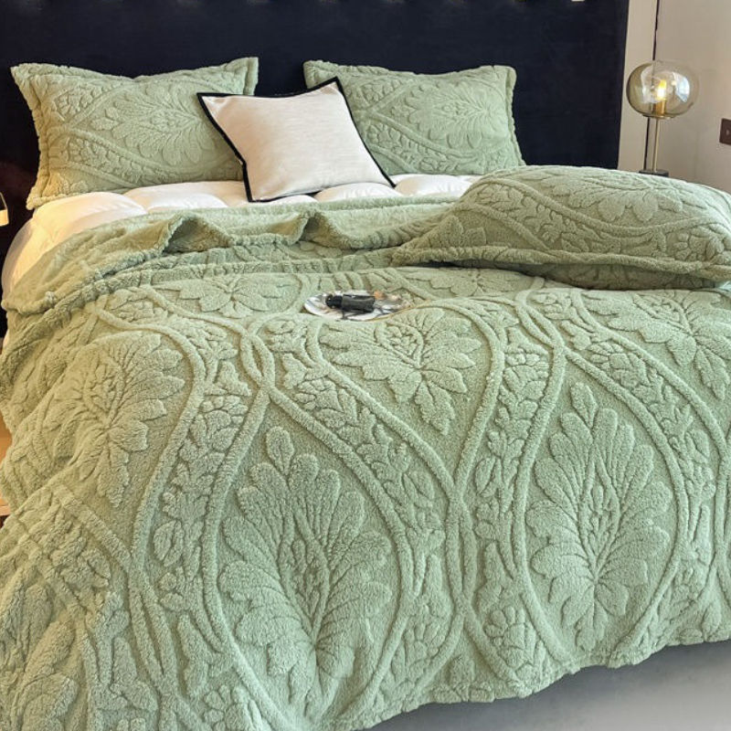 🌷¡EDREDON EUROPEA DE FELPA CON FLORES 3D - CALIDEZ Y ELEGANCIA!🛏️