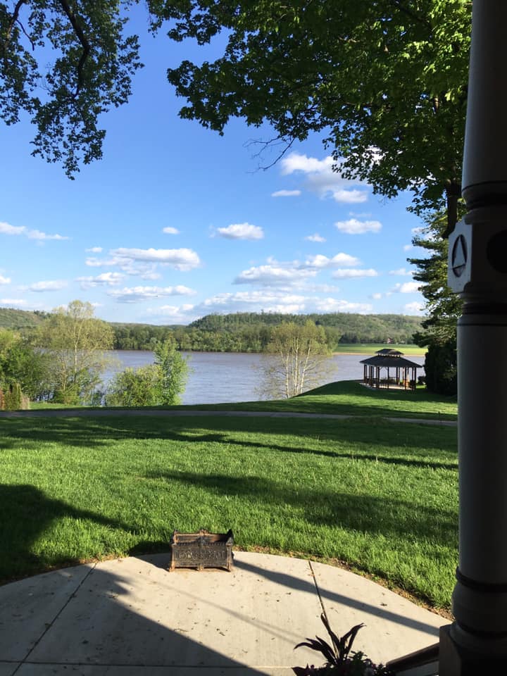 Bed & Breakfast Vevay, IN Pleasants Rose Manison Inn