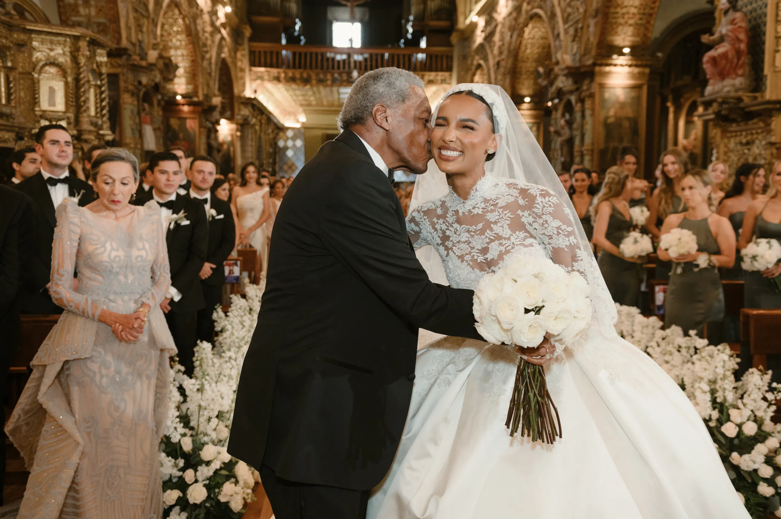 Jasmine Tooker und Juan David Borrero: Eine Feier von Eleganz und Charme