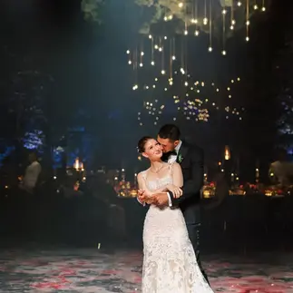 結婚式でのジェニファー・ゲイツとナエル・ナサール