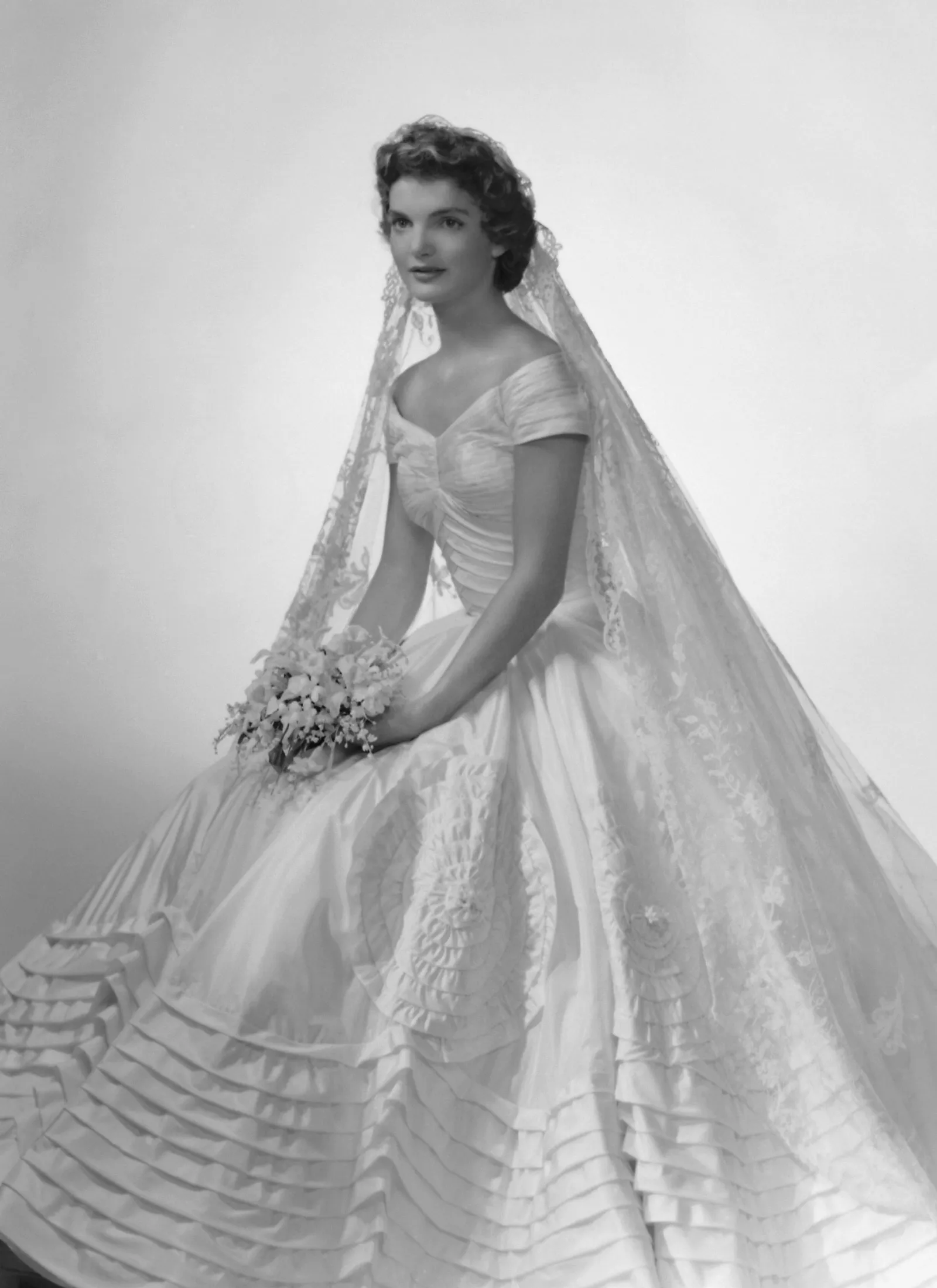 Die ikonische Hochzeit von Jackie und JFK: Eine zeitlose Feier der Liebe und Eleganz