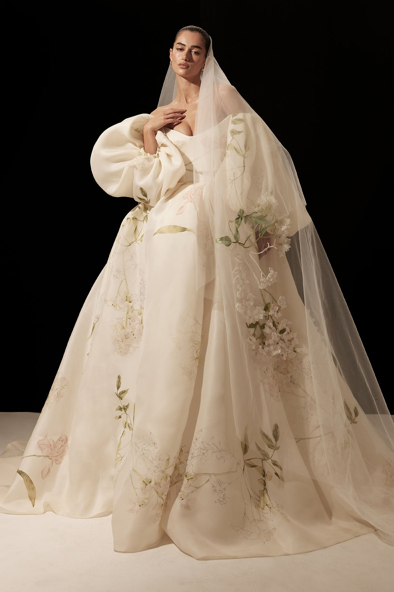 Monique Lhuillier Bridal Primavera 2026 — Look 16 Layla