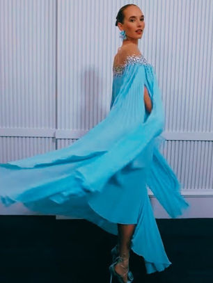 Badgley Mischka Spring/Summer 2025 Collection: A Captivating Fusion of Timeless Glamour and Contemporary Chic