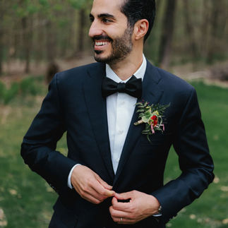 結婚式でのエリザベス・レイルとニーク・マンシャディ