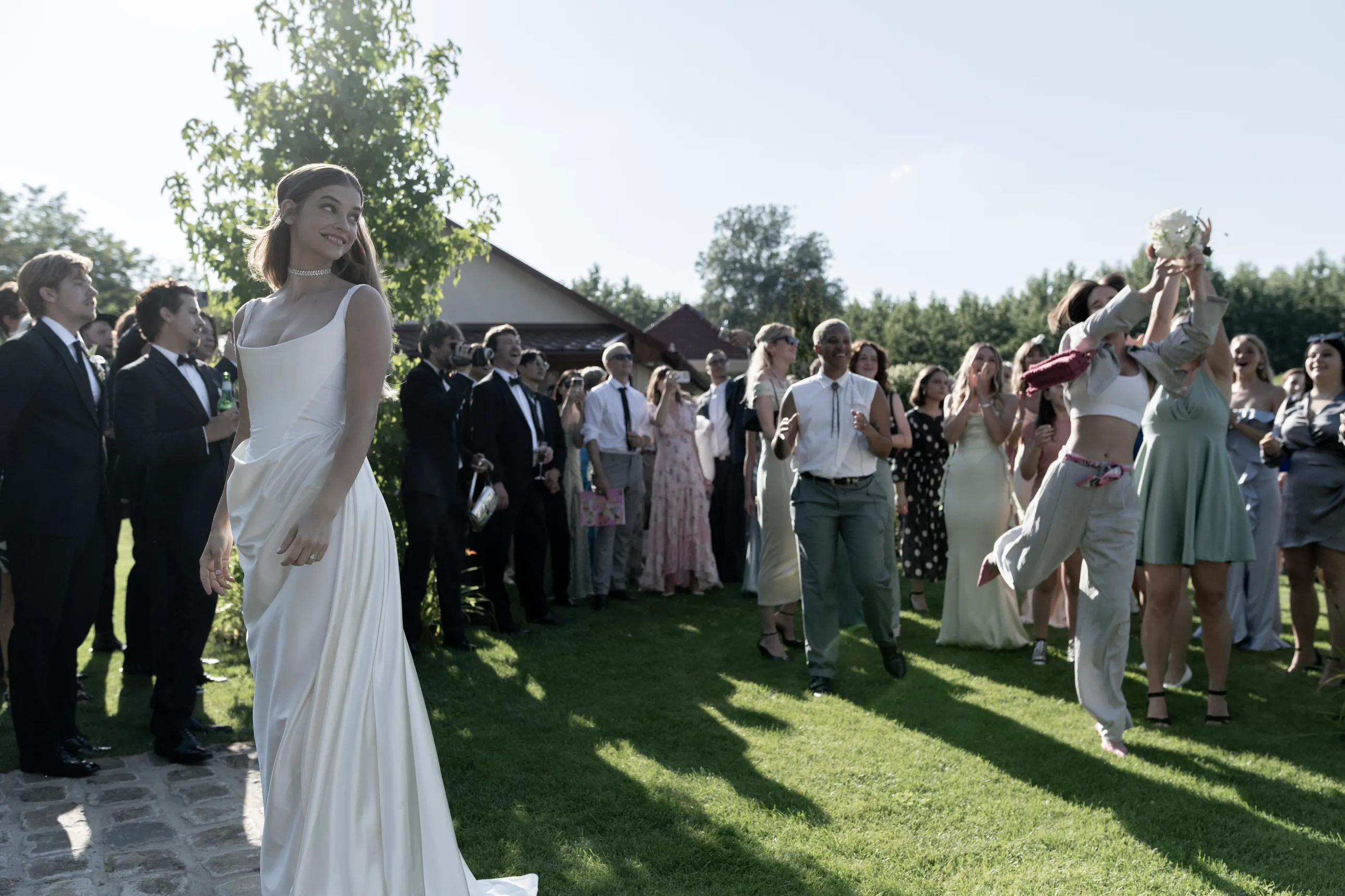 Barbara Palvin und Dylan Sprouses Traumhochzeit: Eine Feier der Liebe und Eleganz