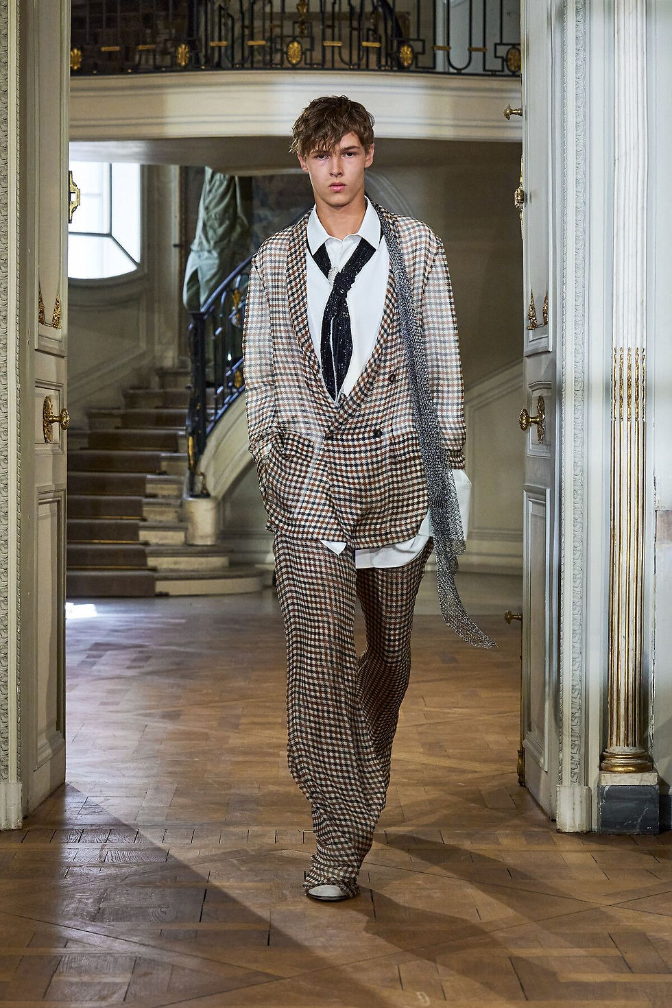 dior-summer-2027-mens-show-03.jpg