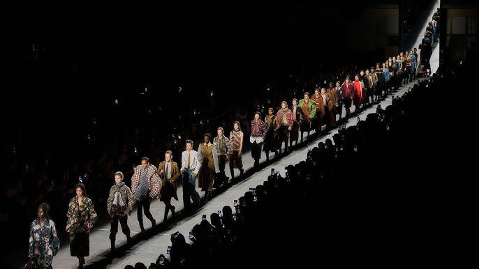 Dries Van Noten Women Autumn Winter 2026-2027: Artistic Layers and Timeless Expression
