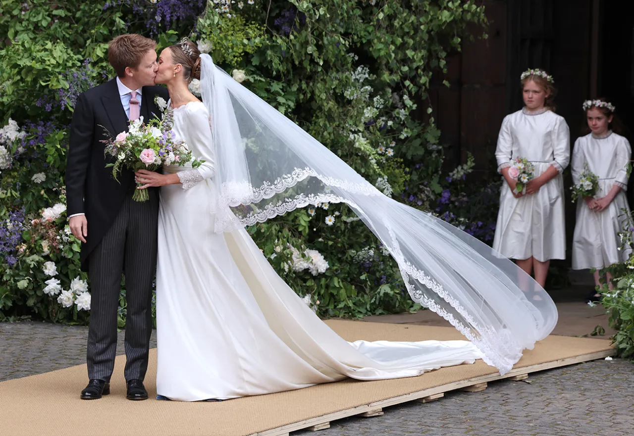Le mariage d'Olivia Henson et Hugh Grosvenor : Une union royale moderne au cœur de la haute société britannique