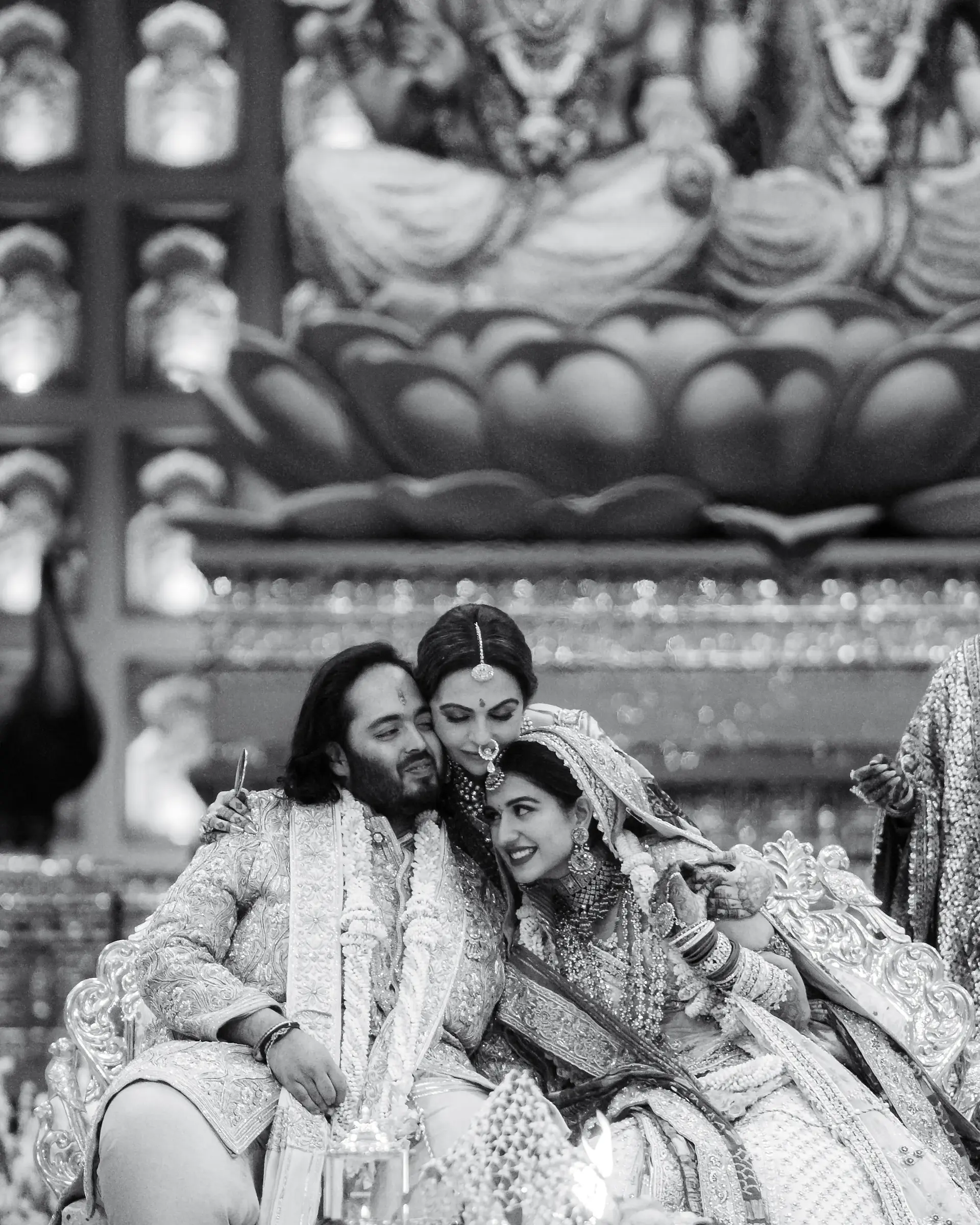 Anant Ambani et Radhika Merchant : Un Mariage Somptueux Célébrant l'Amour et la Tradition