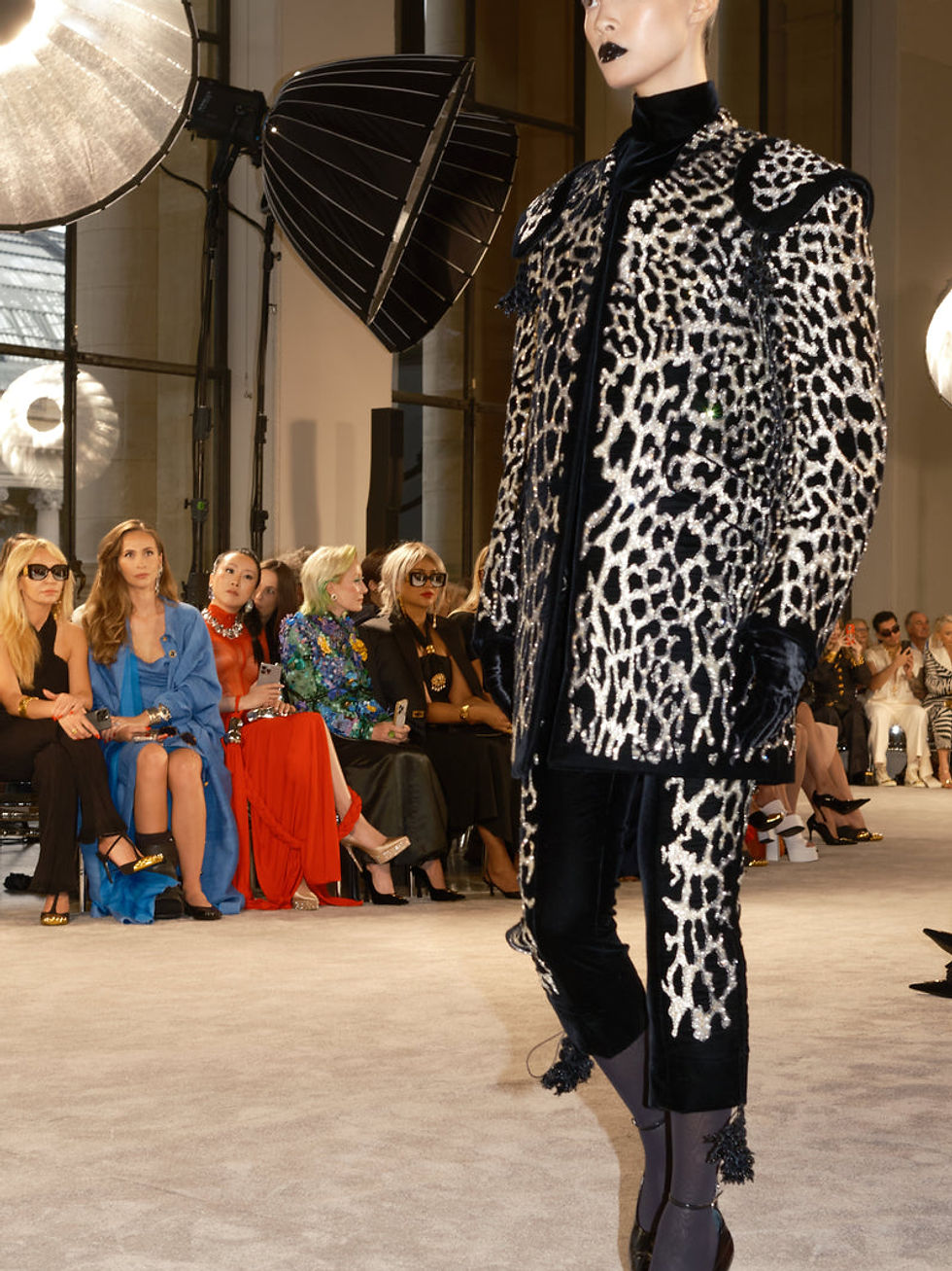 Schiaparelli Haute Couture: Surrealismus, Handwerk und moderne Fantasie — offizieller Look 3