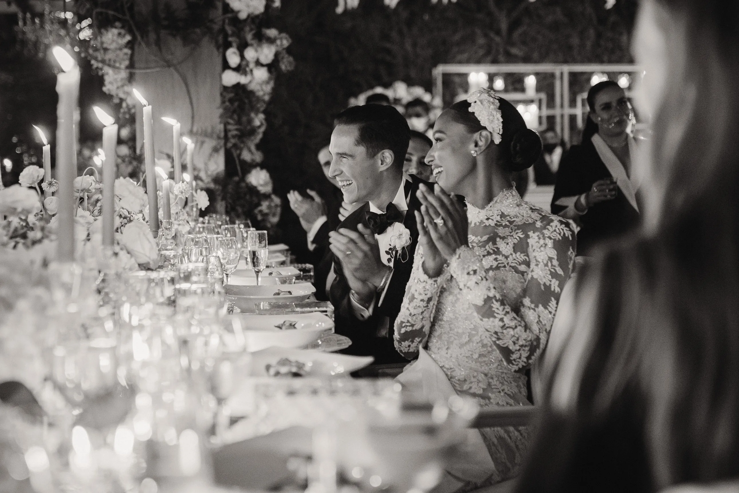 Jasmine Tooker und Juan David Borrero: Eine Feier von Eleganz und Charme