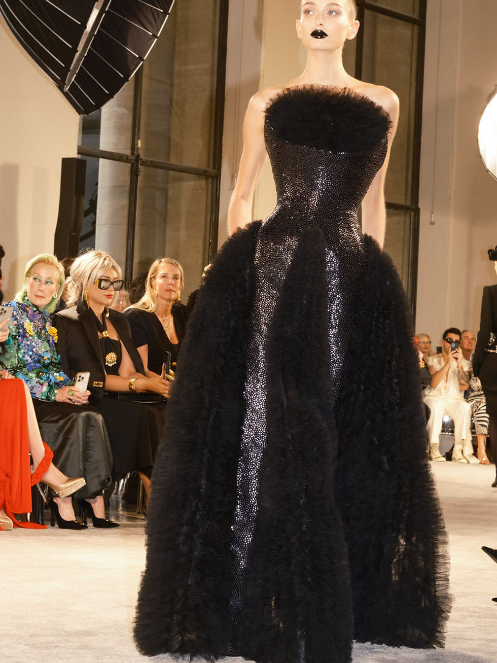 Schiaparelli Haute Couture: Surrealismus, Handwerk und moderne Fantasie — offizieller Look 7