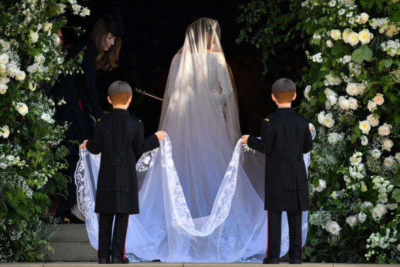 Pages et dames de mariage