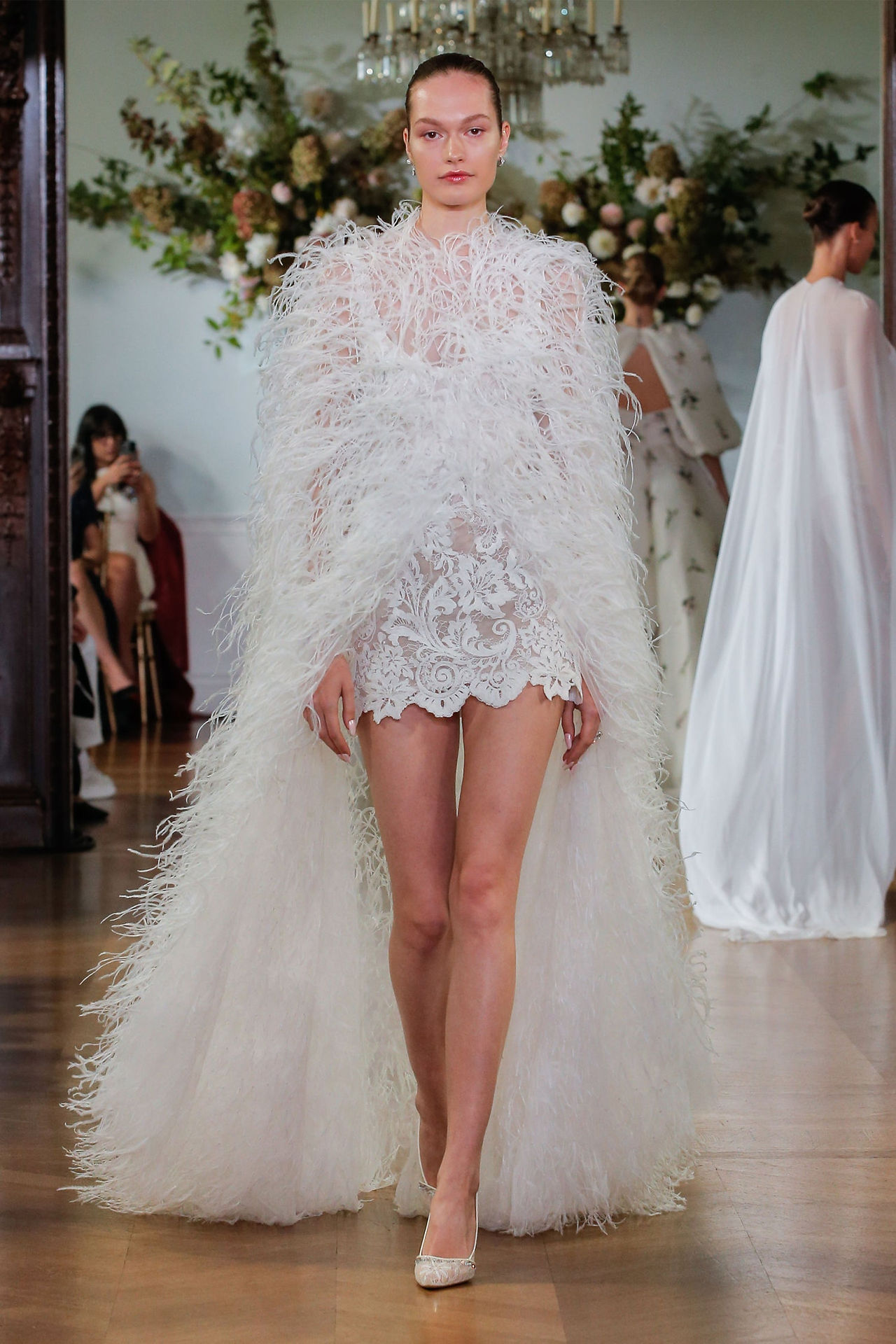 Monique Lhuillier Bridal 2026年秋 — ルック15 Imogen