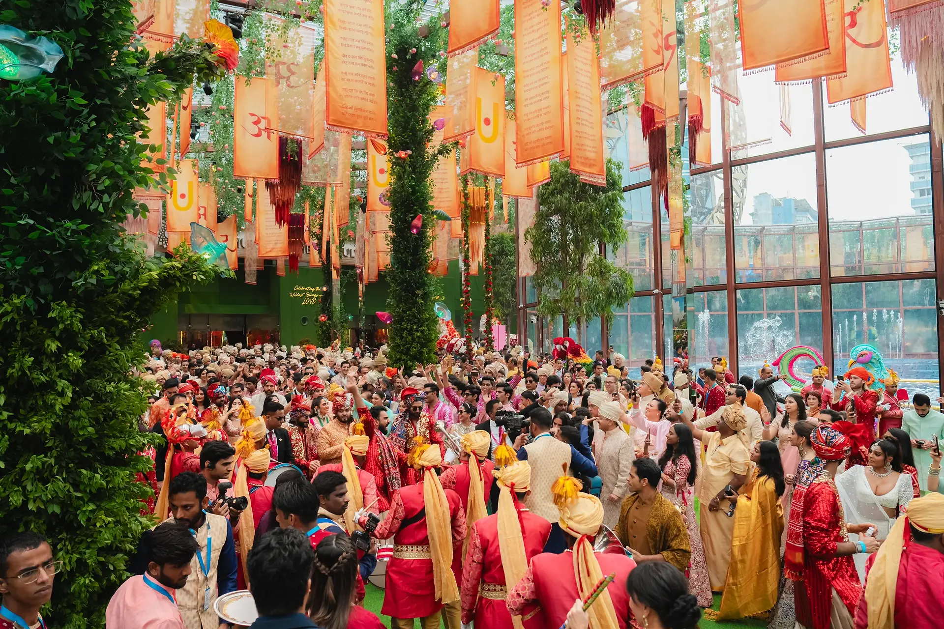 Anant Ambani et Radhika Merchant : Un Mariage Somptueux Célébrant l'Amour et la Tradition