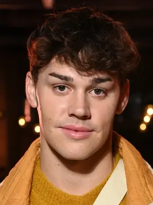 Noah Beck: Inside the Life of the Rising TikTok Star and Social Media Influencer