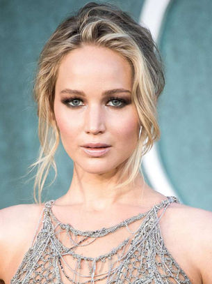 Jennifer Lawrence (@jlawthequeen): Hollywood’s Down-to-Earth Superstar Taking Over Social Media