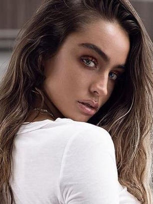 Sommer Ray: Fitness Queen, Social Media Star, and Entrepreneur Extraordinaire