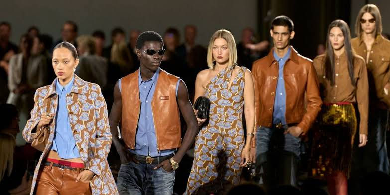 Versace Spring/Summer 2025: Confidence, Color and the Energy of the House