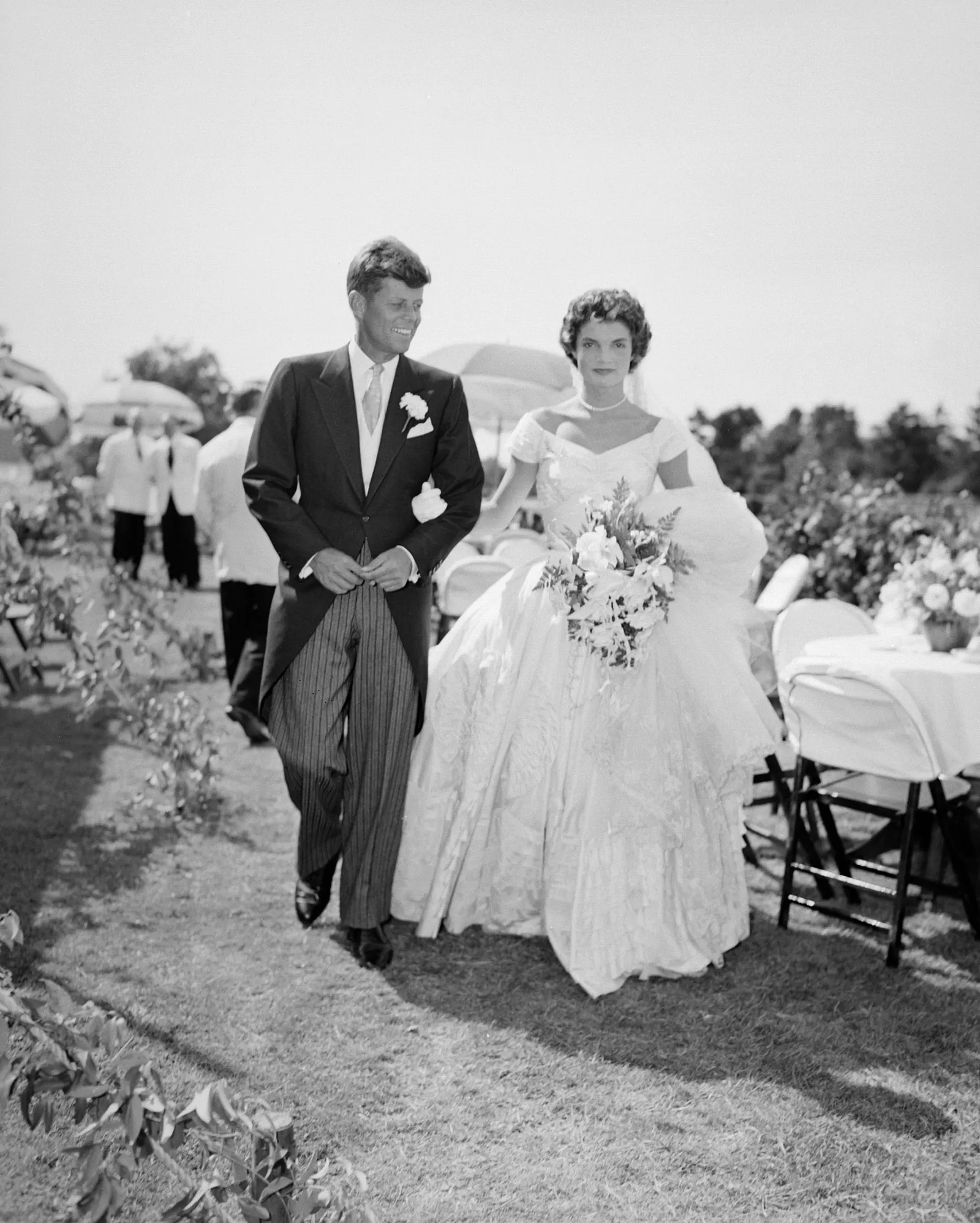 Die ikonische Hochzeit von Jackie und JFK: Eine zeitlose Feier der Liebe und Eleganz