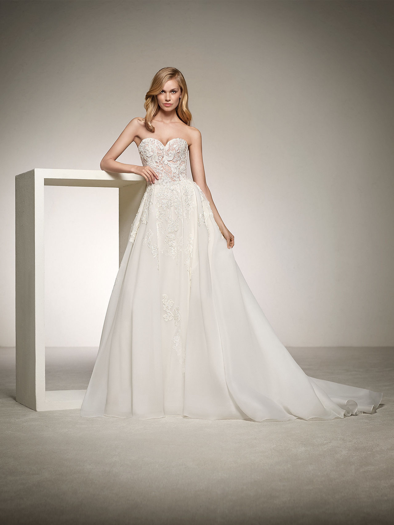 Column wedding dress