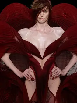 Iris van Herpen 'Sonic Starquakes': A Futuristic Haute Couture Masterpiece