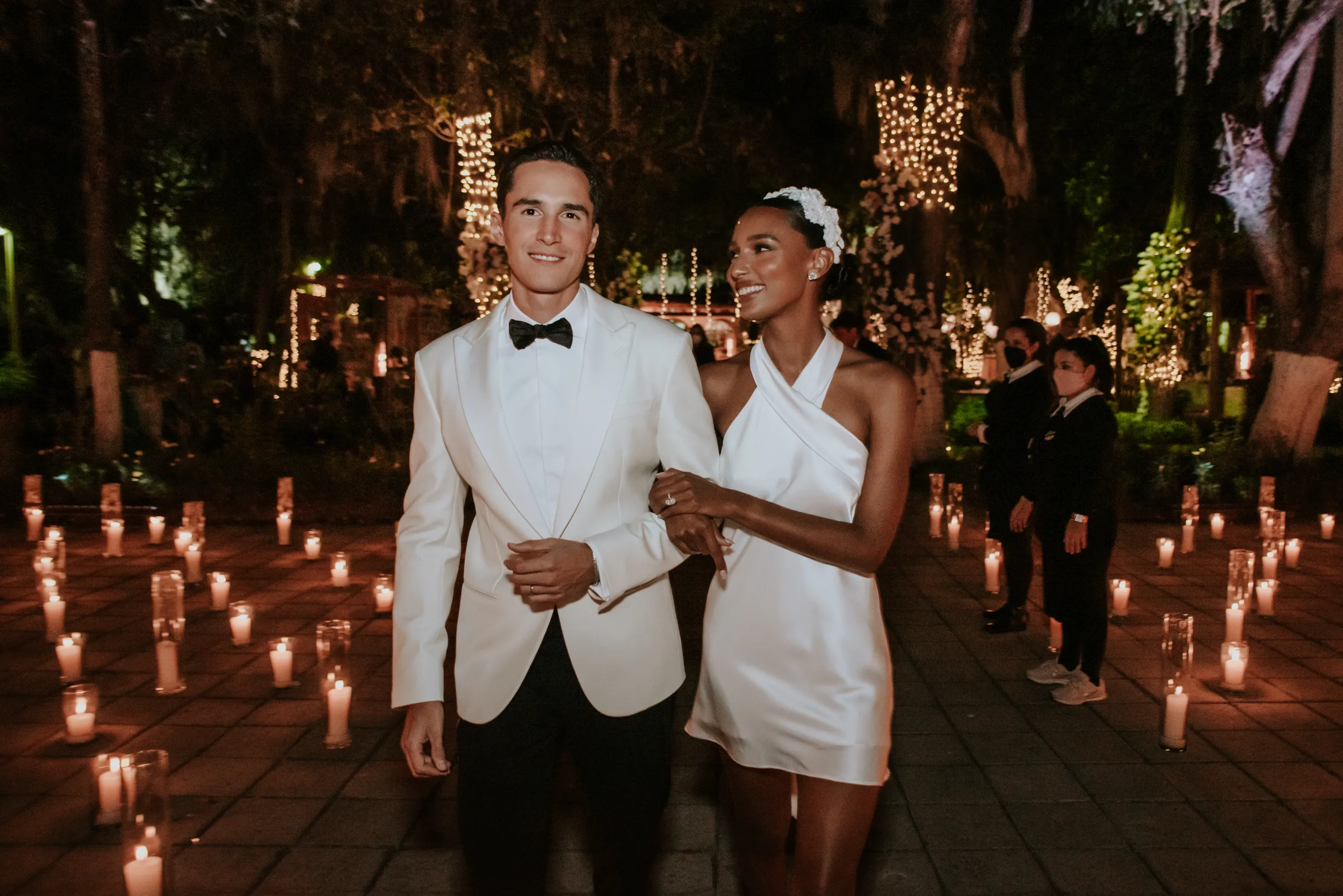 Jasmine Tooker und Juan David Borrero: Eine Feier von Eleganz und Charme
