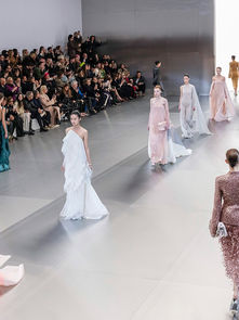 Paris Fashion Week 2024: Trends, Highlights und Must-Know-Momente