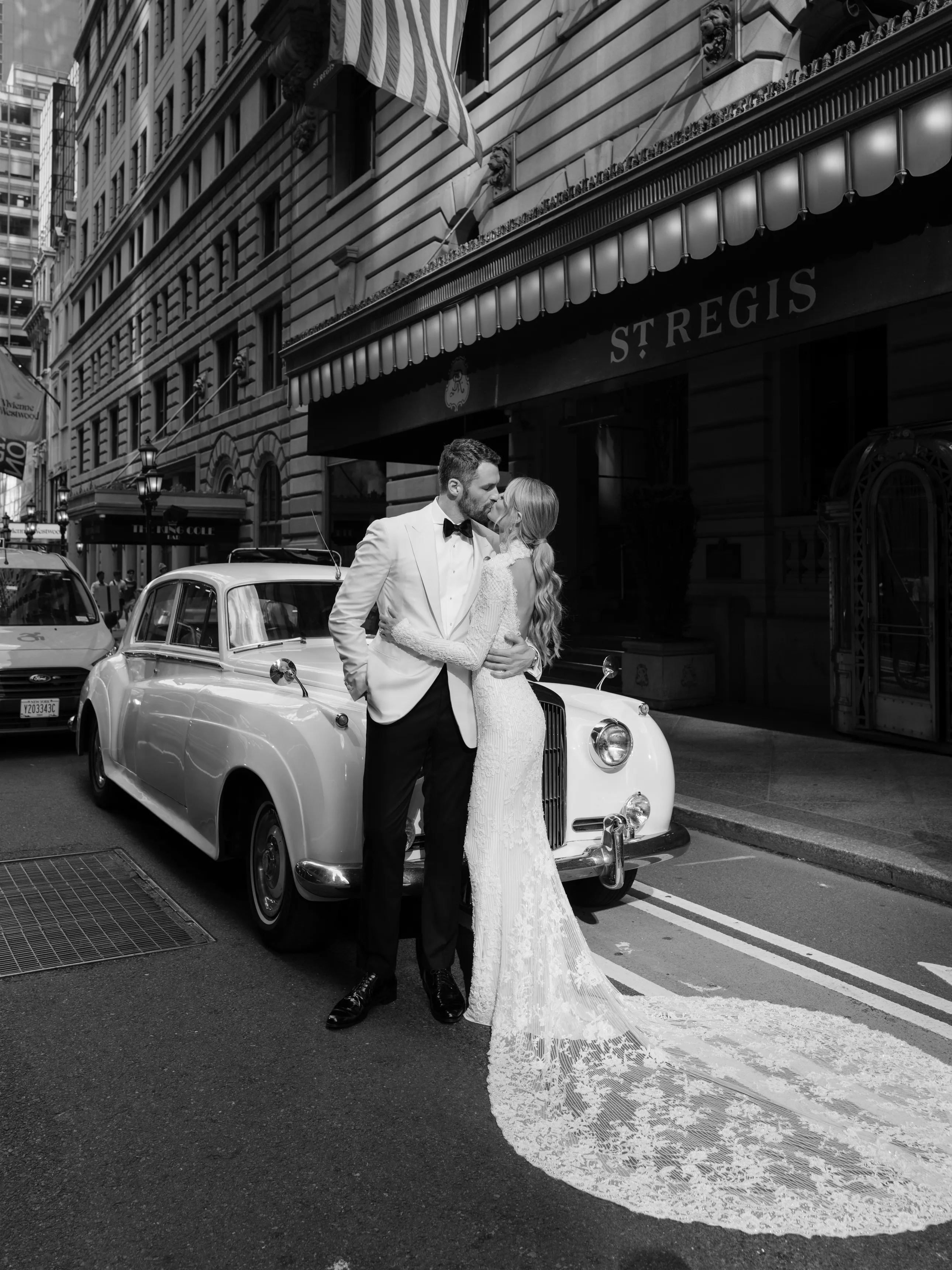 Die Verzaubernde Hochzeit von Kevin Love und Kate Bock: Eine Feier der Liebe und Eleganz