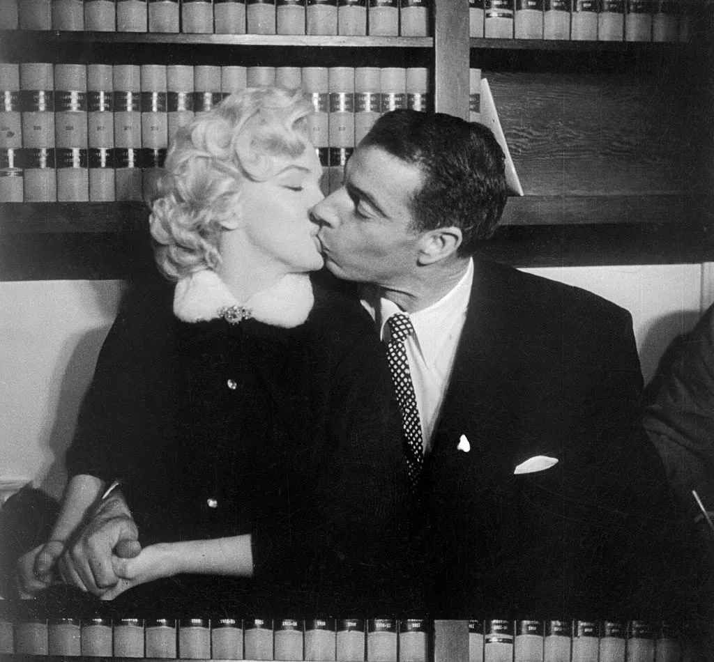Die geheime Hochzeit von Marilyn Monroe: Ein Einblick in die Ehen der Ikone
