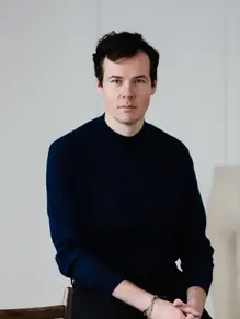 Georg Lux:引领 Leonard Paris 新篇章的设计师