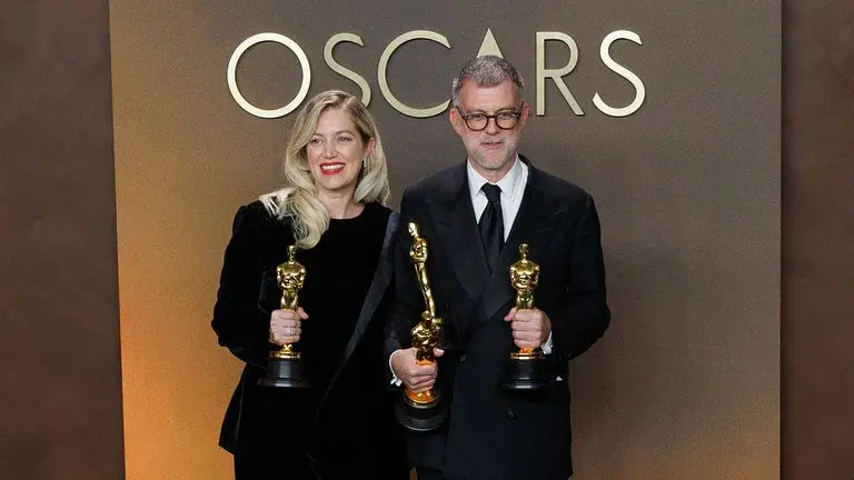 Major Winners – Oscars 2026

Best Picture

One Battle After Another – Producers Adam Somner, Sara Murphy, and Paul Thomas Anderson

Best Director

Paul Thomas Anderson – One Battle After Another

Best Actor (Leading Role)

Michael B. Jordan – Sinners

Best Actress (Leading Role)

Jessie Buckley – Hamnet

Best Supporting Actor

Sean Penn – One Battle After Another

Best Supporting Actress

Amy Madigan – Weapons