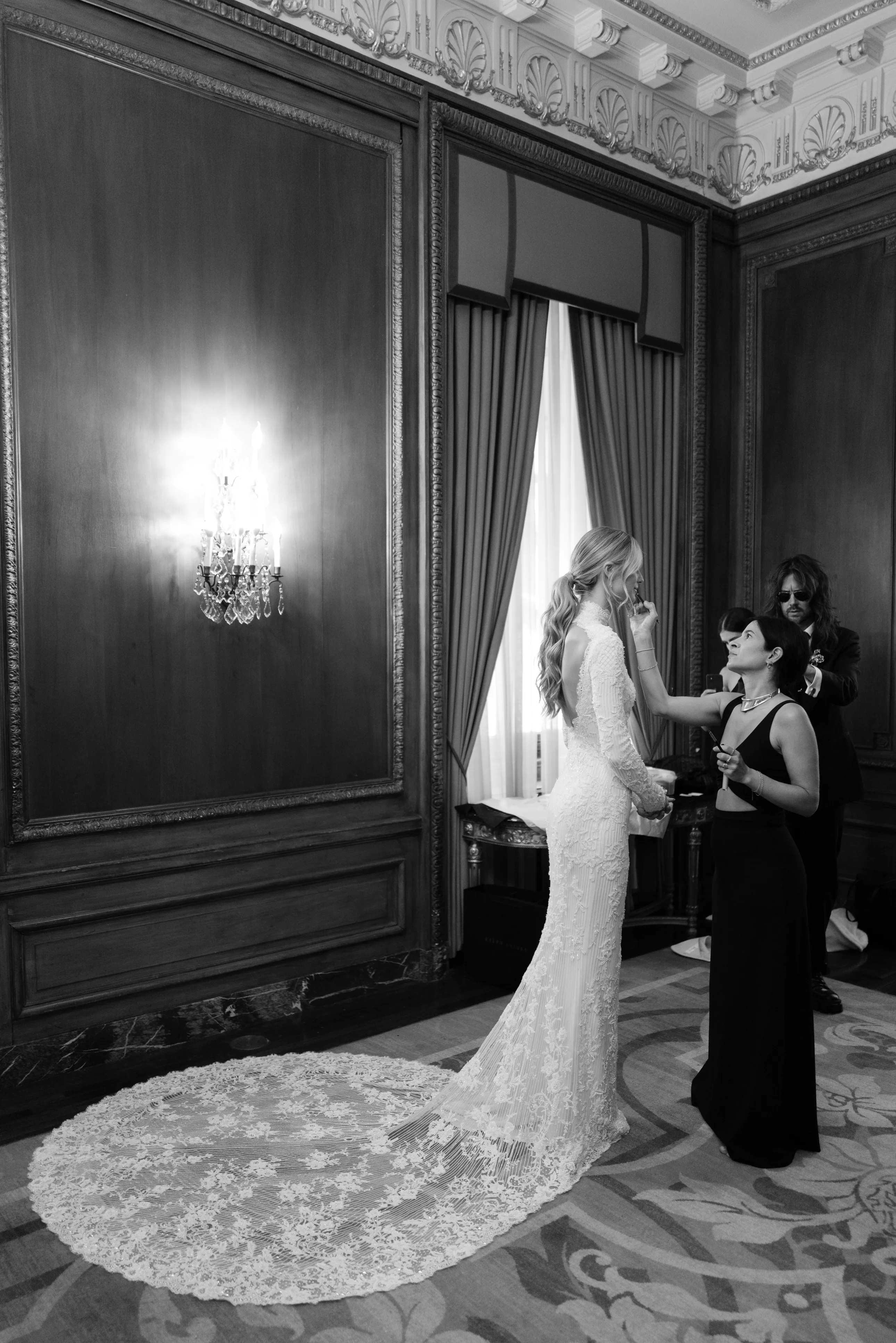 Die Verzaubernde Hochzeit von Kevin Love und Kate Bock: Eine Feier der Liebe und Eleganz
