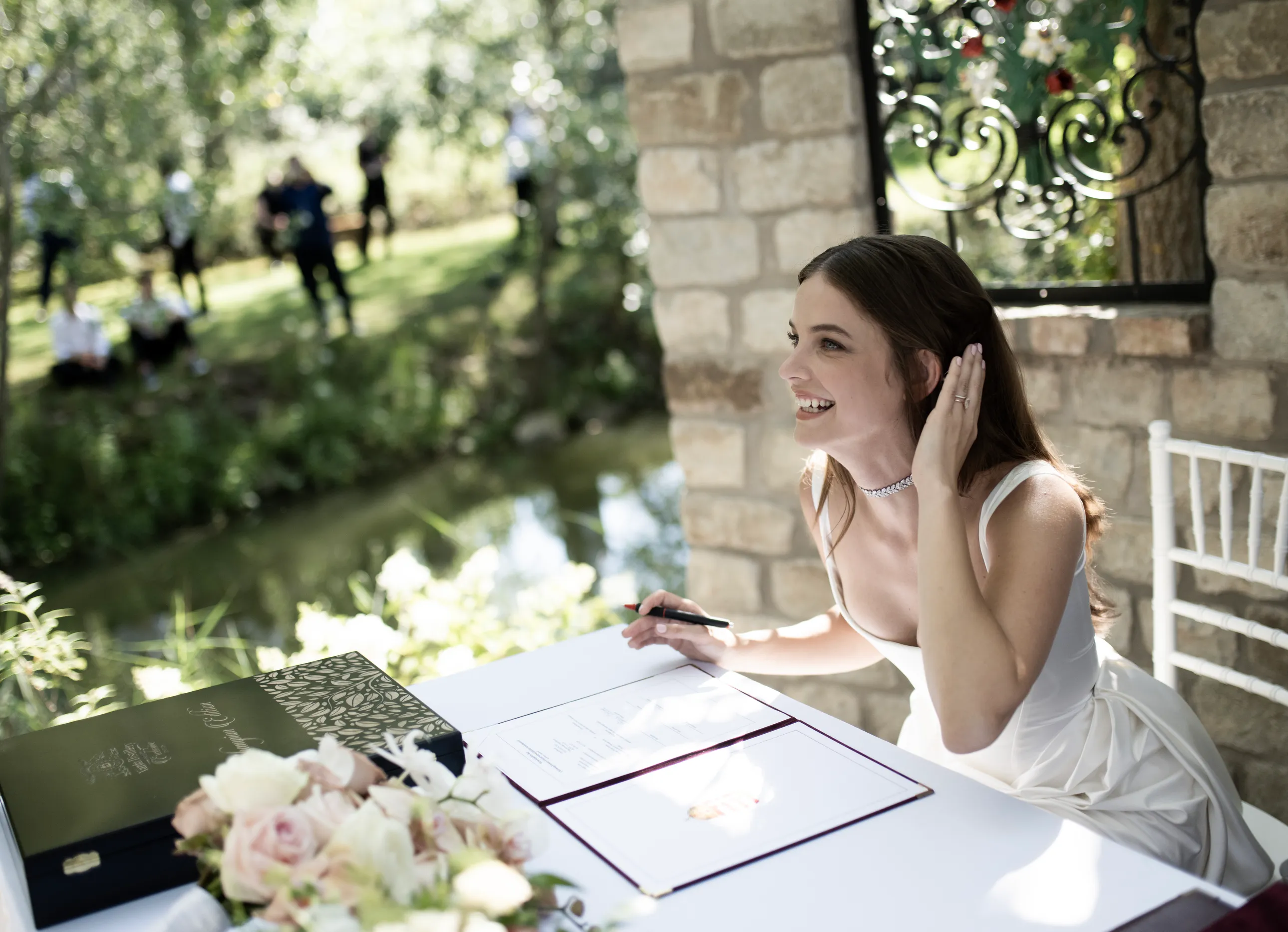 Barbara Palvin und Dylan Sprouses Traumhochzeit: Eine Feier der Liebe und Eleganz
