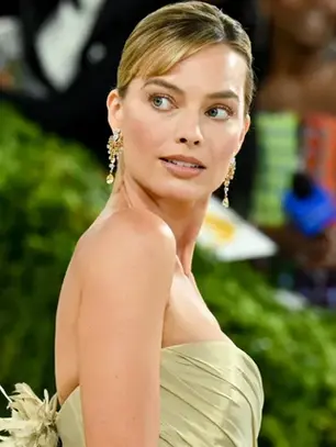 Margot Robbie Luxury Style Evolution – 2026 Edition