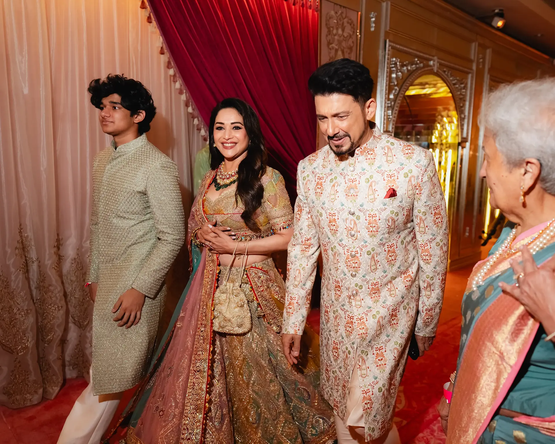 Anant Ambani et Radhika Merchant : Un Mariage Somptueux Célébrant l'Amour et la Tradition