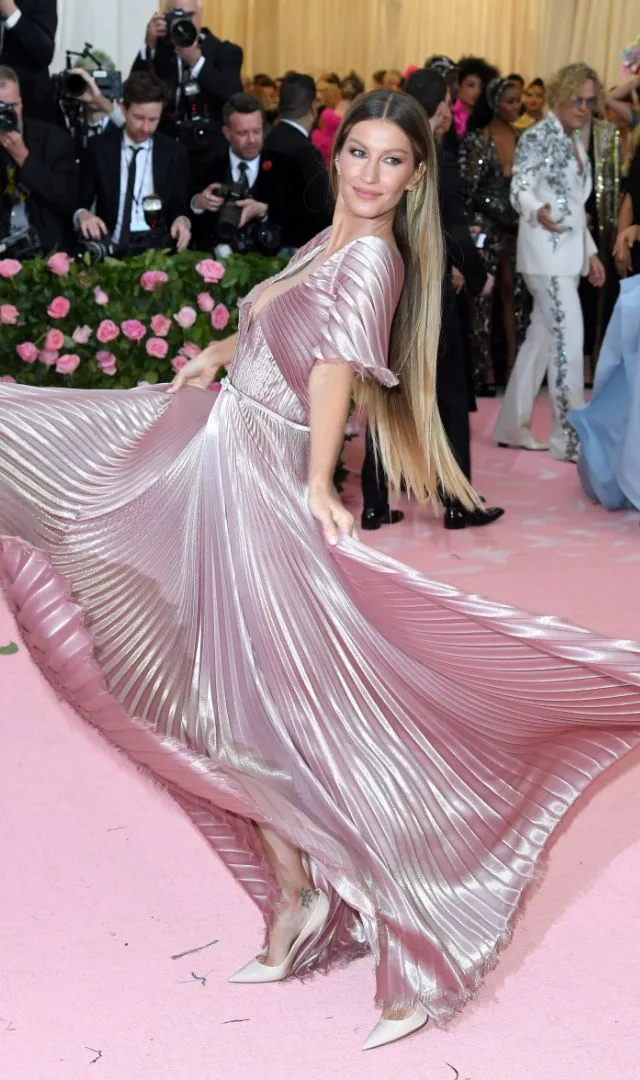 Gisele Bündchen Best Red Carpet Looks Ever – 2026 Edition