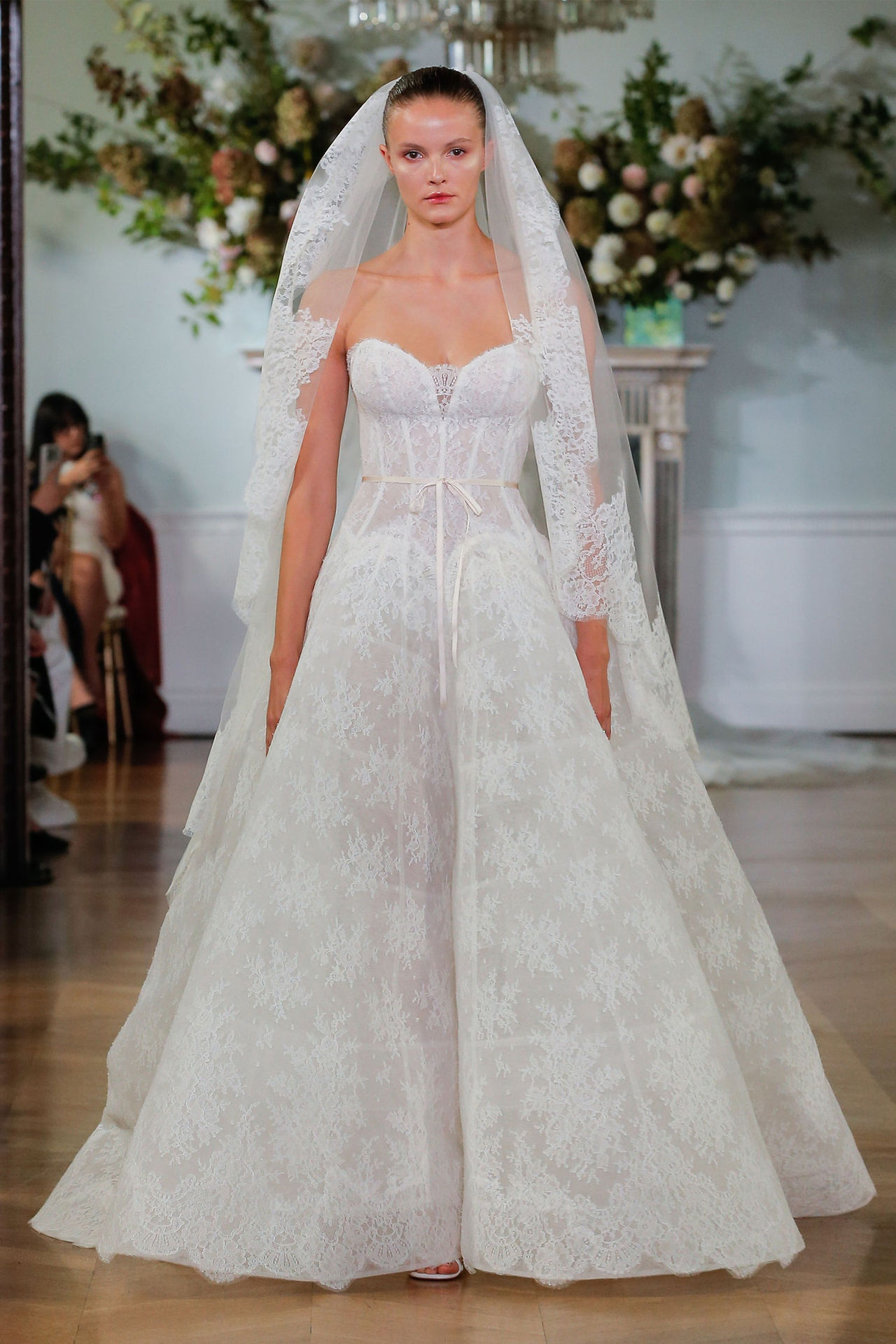 Monique Lhuillier Bridal Outono 2026 — Look 17 Odette